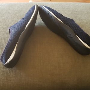 LL Bean Ultra Light Walking Sneakers Sz 9 M